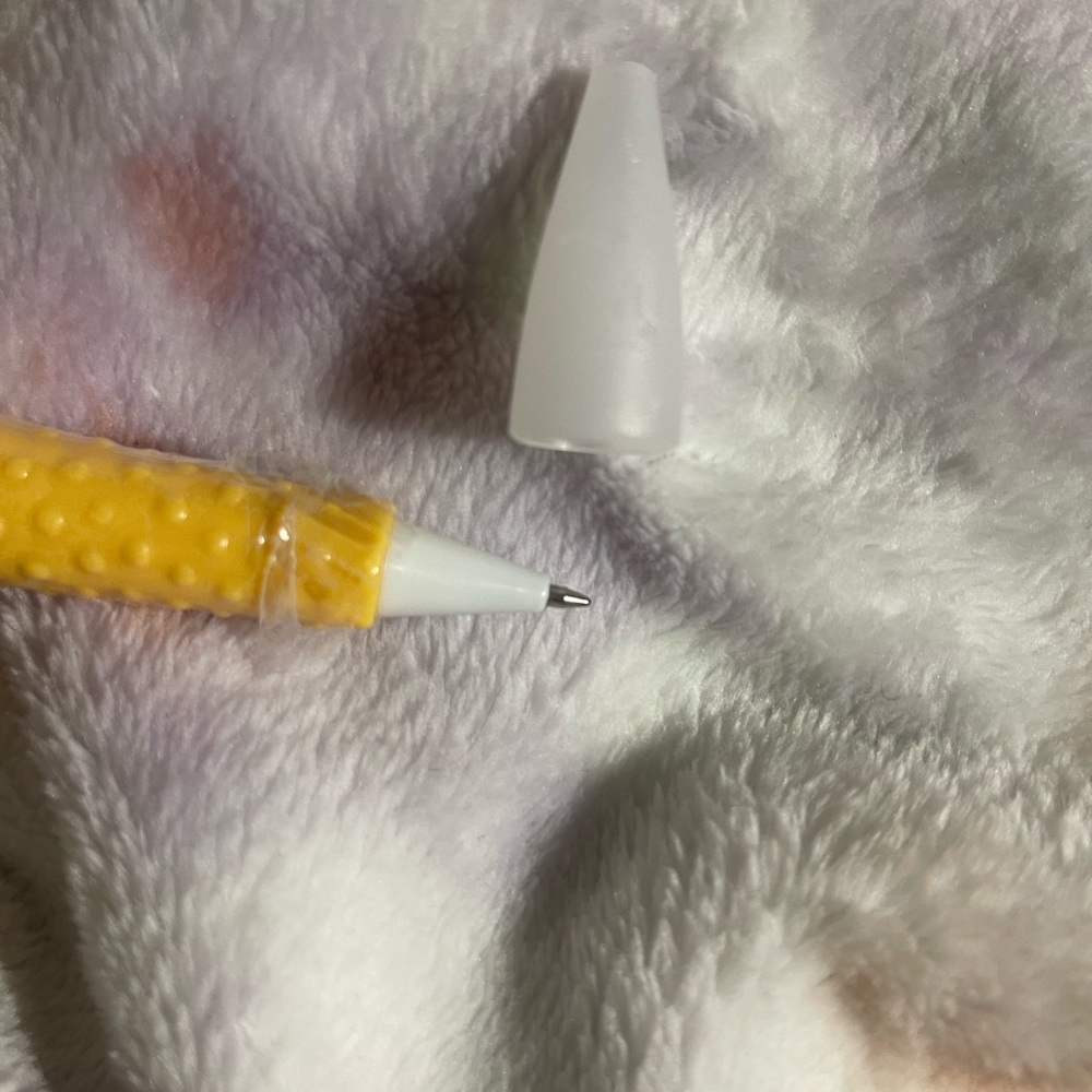 Yellow Rubber Chicken Squeaky Pen - Picture 4 of 4